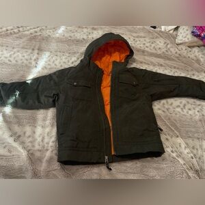 North face boys winter jacket great condition dark green outer shell small